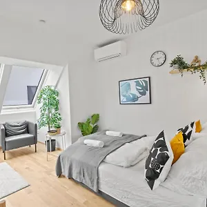 Near Klinik Floridsdorf - 3 Min To Supermarket And Pharmacy - On-site Parking For 19,90 Eur Вена
