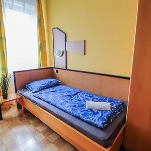 Kwatera prywatna Cozy - U3 Hutteldorferstrasse, Wiedeń