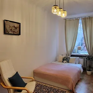 apartamenty-mi-stare-miasto.warsawhotelspoland.com/